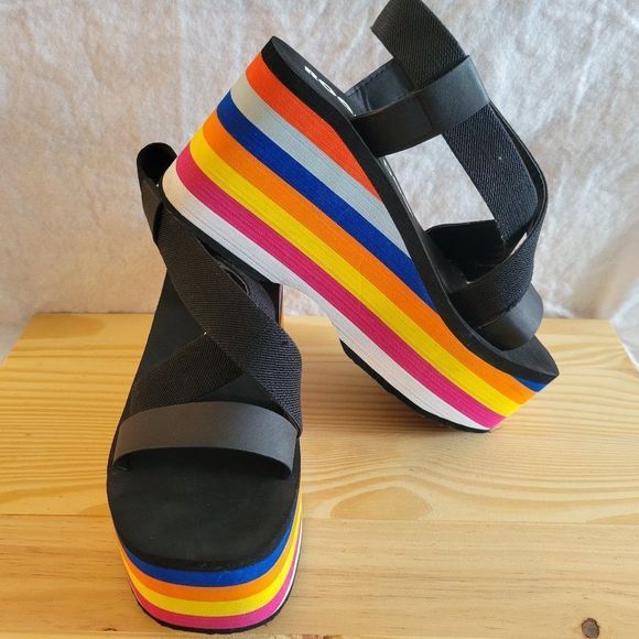 Rocket Dog Shoes - Rocket Dog Bubblegum Bayer Platform Sandals Size 9